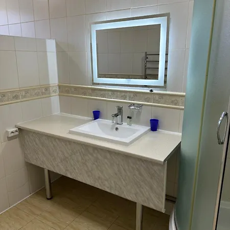 Hotel&restaurant Senator מלון 3*