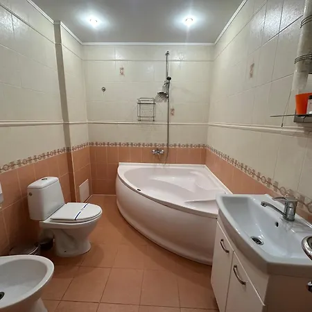 Hotel&restaurant Senator מלון טרוסקבץ